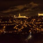 Toledo iluminada durante la noche.