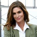 Cindy Crawford en la celebración del Día Internacional de la Mujer en el Empire State.