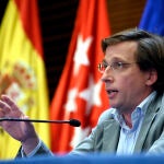 El alcalde de Madrid, José Luis Martínez-Almeida, durante una rueda de prensa