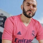 Karim Benzema y sus compañeros vestirán de rosa contra el Manchester City.