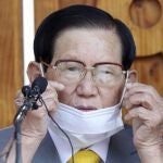 Lee Man-hee durante una rueda de prensa a principios de marzo en Corea del Sur