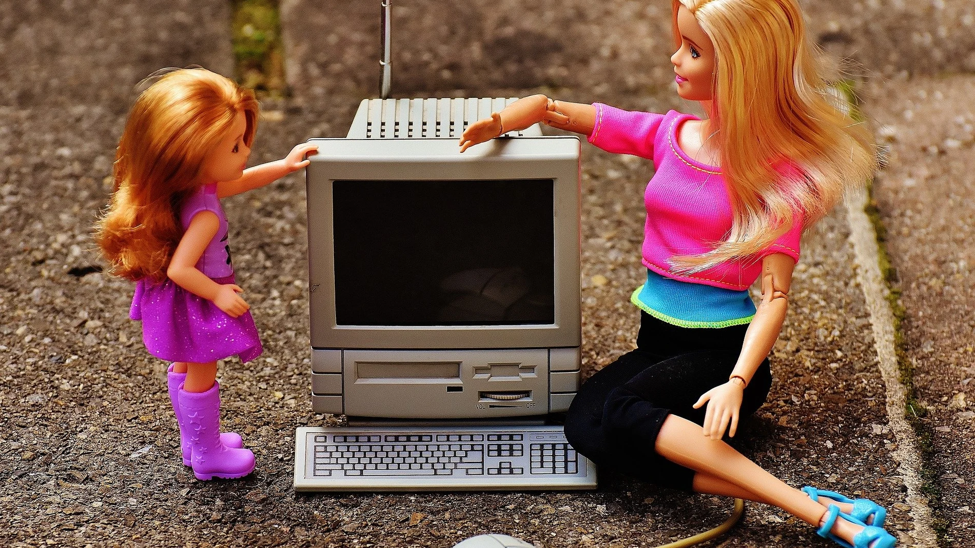 Los anglicimos más usados por los españoles en las redes sociales