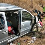 Furgoneta siniestrada cuyo conductor, que dio positivo en Covid, ha huido del confinamiento