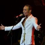 GRAF120. MARBELLA (MÁLAGA), 08/08/2020.- El cantante Pitingo durante el concierto del Festival Starlite ofrecido esta noche en la localidad malagueña de Marbella. EFE/Antonio Paz