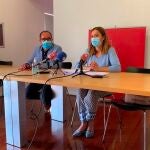 Barciones (D) junto a Rey (I) tras reunirse con alcaldes socialistas de Soria.EUROPA PRESS10/08/2020