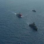 El barco de prospección "Oruc Reis", escoltado por buques de guerra turcos en el Mediterráneo