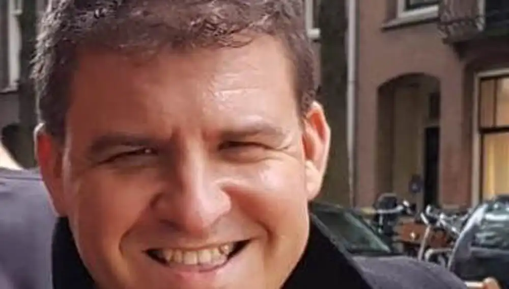 Alex Romero, ingeniero de telecomunicaciones dedicado al marketing digital