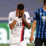 Neymar lamenta la ocasión fallada