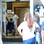Seis equipos de Summa comienzan hoy a realizar las pruebas PCR en las áreas de Urgencias de los Centros de Salud del distrito de Carabanchel