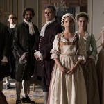 ‘La cocinera de Castamar’, nuevaserie de Antena 3, completa sureparto e inicia su rodajeMichelle Jenner, Roberto Enríquez, Hugo Silva, Maxi Iglesias, SilviaAbascal, Nancho Novo, María Hervás, Fiorella Faltoyano y Paula Usero,entre otros, protagonizan esta nueva serie original de ATRESMEDIA TV‘La cocinera de Castamar’, adaptación de la novela homónima deFernando J. Múñez, es una producción de Buendía Estudios para el primetime de Antena 3. Estará también disponible en ATRESplayer PREMIUMLas grabaciones de la ficción, ambientada en el Madrid del siglo XVIII,se llevarán a cabo entre Madrid y Segovia bajo estrictas medidas deseguridad sanitariaClara Belmonte, protagonista de la historia, comenzará a cocinar para elDuque de Castamar, algo que cambiará la vida de ambos que tendrán queluchar contra uno de los grandes obstáculos de la época para estarjuntos: la diferencia de clasesMontse García, Sonia Martínez y José María Caro son los producto