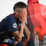 Neymar lloró en el césped y en el banquillo
