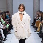 Kaia Gerber en el desfile de Max Mara