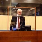 El ex jefe militar serbobosnio Ratko Mladic, este martes ante el tribunal de La Haya que lo juzga por genocidio
