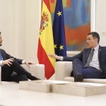 El presidente del gobierno Pedro Sanchez recibe en el Palacio de la Moncloa al lider de la oposicion Pablo Casado.