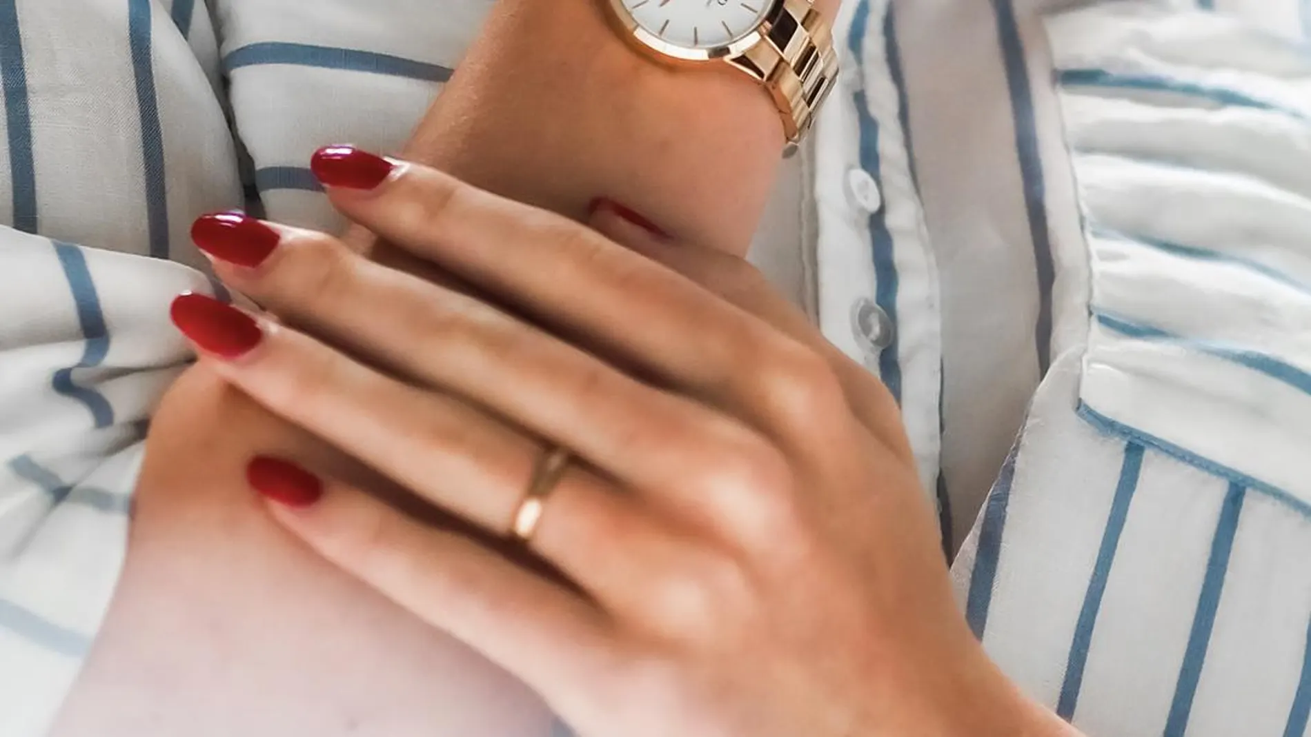 Colores de uñas que rejuvenecen nuestras manos.