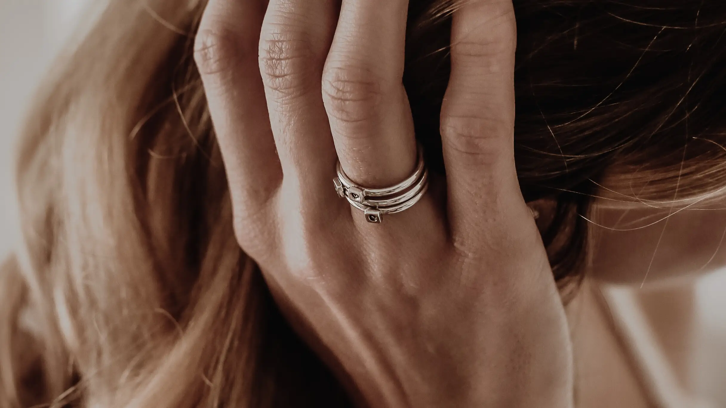 Colores de uñas que rejuvenecen nuestras manos.