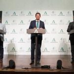 Los consejeros Elías Bendodo, Juan Marín y Javier Imbroda, hoy en la rueda de prensa posterior a la reunión del Consejo de Gobierno
