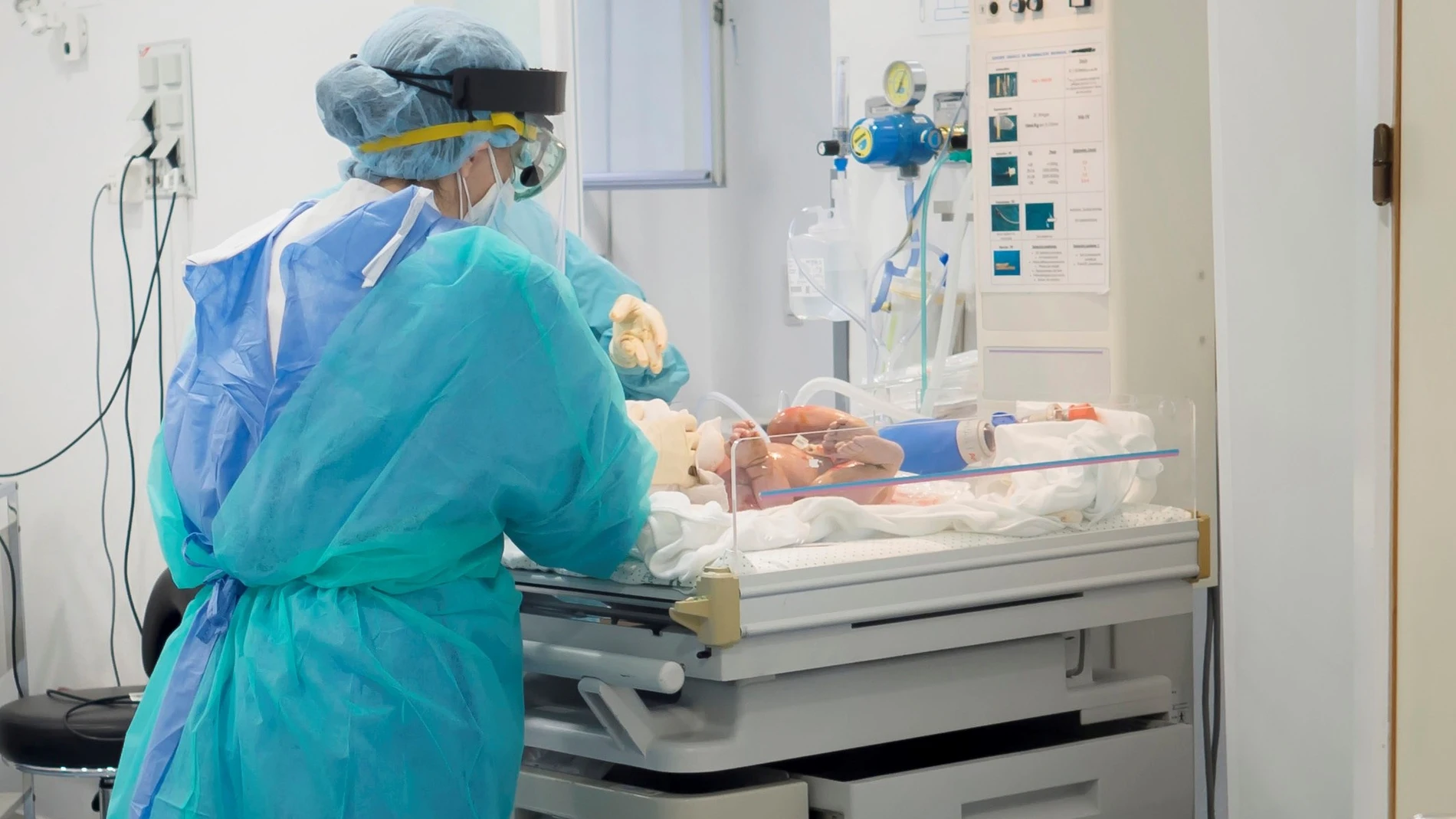 Primer parto vaginal inducido de una madre con la COVID-19 en Córdoba