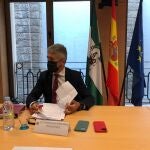 El minsitro de Interior, Fernando Grande Marlaska, en una reunión en la Subdelegación del Gobierno de Cádiz