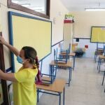 Preparativos para el inicio de curso en un colegio de Málaga
