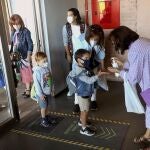 Los niños de cuarto y quinto de Educación Infantil , así como los de primero, segundo y tercero de Primaria, y los de Educación Especial regresan a las aulas en Santiago de Compostela