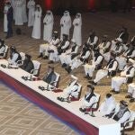 El negociador talibán, Abbas Stanikzai, y su delegación durante la primera sesión de las negociaciones de paz con el Gobierno afgano, en Doha, Qatar