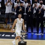 Facundo Campazzo, antes de recibir el trofeo de MVP de la Supercopa Endesa
