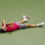 Thiem se desplomó en la pista Arthur Ashe después de derrotar a Zverev