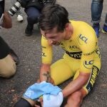 Roglic se sentó en el suelo para digerir la derrota