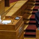 La presidenta del Partido Popular de la Comunidad Valenciana, Isabel Bonig, durante su intervención junto al presidente de la Generalitat valenciana, Ximo Puig