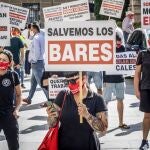 Empresarios y trabajadores de la Confederación Empresarial de Hostelería y Turismo de la Comunidad Valenciana (CONHOSTUR)