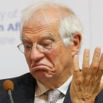 Kiev (Ukraine), 22/09/2020.- European High Representative of the Union for Foreign Affairs Josep Borrell reacts during joint press conference with Ukrainian Foreign Minister Dmytro Kuleba (not pictured) in Kiev, Ukraine, 22 September 2020. Josep Borrell is on a one-day official visit to Ukraine. (Ucrania) EFE/EPA/SERGEY DOLZHENKO