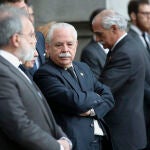 El fiscal Navajas durante la capilla ardiente del Fiscal General del Estado , José Manuel Mata.