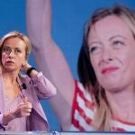 La líder de Hermanos de Italia, Giorgia Meloni, es la que más claramente ha pedido elecciones anticipadas pues se ve bendecida por unos sondeos al alza