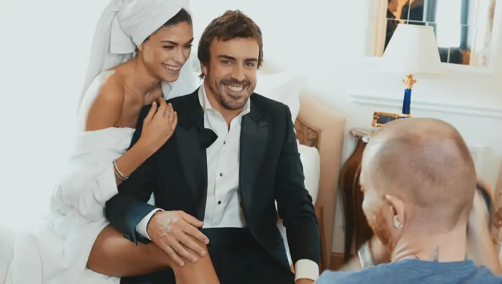 Fotograma de la docuserie 'Fernando', retrato del bicampeón mundial de Fórmula 1 Fernando Alonso. En la imagen junto a su novia, Linda Morselli.