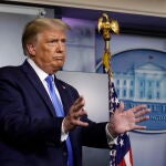 Washington (Usa), 24/09/2020.- US President Donald J. Trump speaks during a news conference in the Brady Press Briefing Room of the White House in Washington, DC, USA, on 23 September 2020. (Estados Unidos) EFE/EPA/Yuri Gripas / POOL