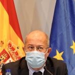 El vicepresidente de la Junta, Francisco Igea, atiende a los periodistas durante la rueda de prensa posterior al Consejo de Gobierno