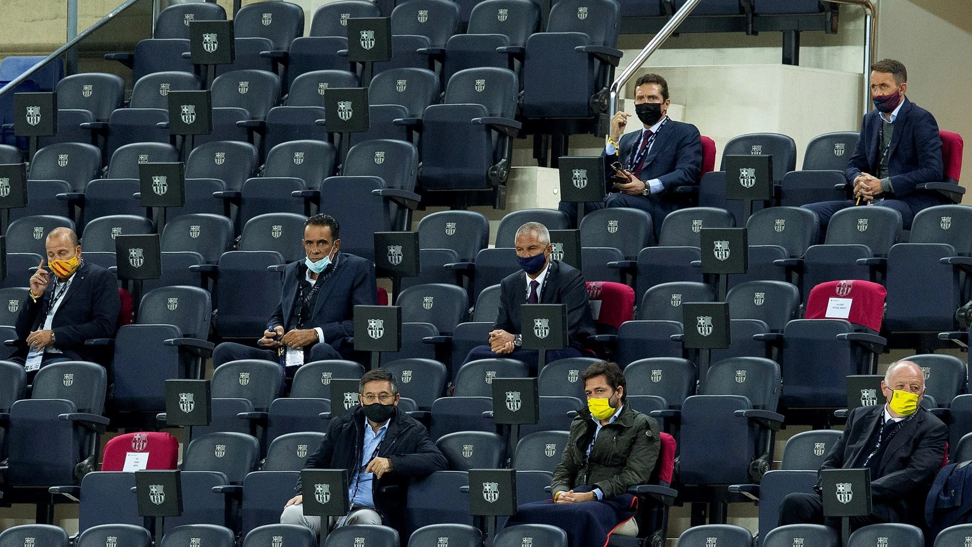 El presidente del FC Barcelona,Josep Maria Bartomeu, durante un partido