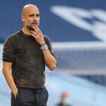 Pep Guardiola no termina de encontrar una pareja de centrales de su gusto.