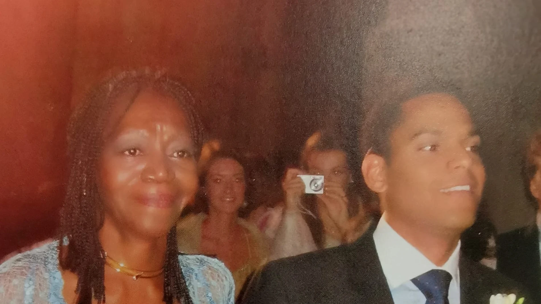 Ignacio Garriga el día de su boda junto a su madre Cloti