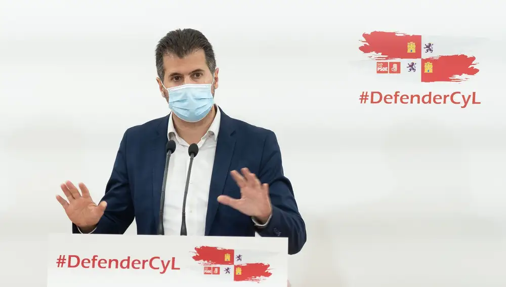 El secretario general del PSCyL y portavoz del Grupo Socialista en las Cortes, Luis Tudanca