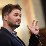 El portavoz de ERC en el Congreso de los Diputados, Gabriel Rufián, durante su intervención en una sesión plenaria en el Congreso.