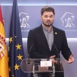 El portavoz parlamentario de ERC, Gabriel Rufián, en una rueda de prensa celebrada con motivo de la junta de portavoces en el Congreso de los Diputados.