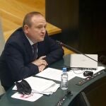 El concejal de Ciudadanos Miguel Ángel Redondo, durante su intervención en el pleno del Ayuntamiento