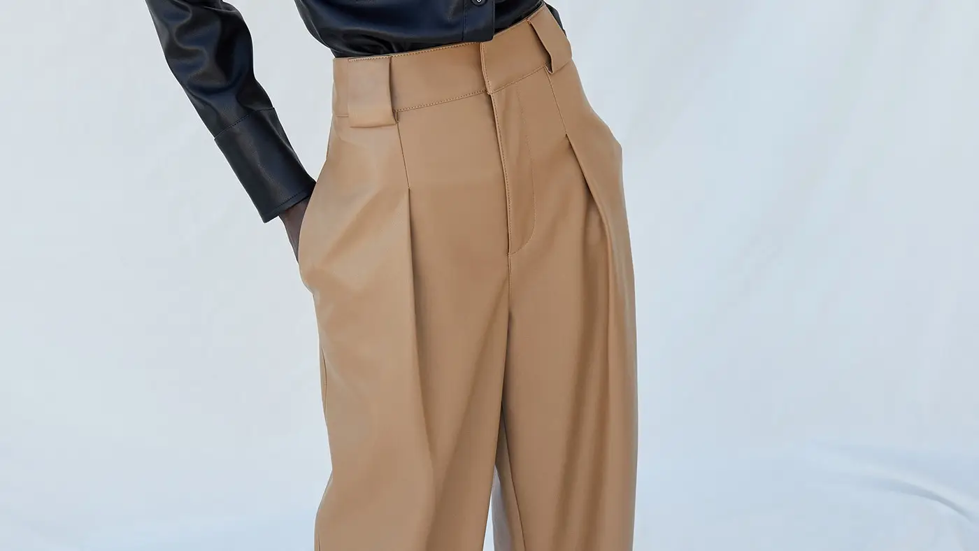 Pantalón de pinzas de Sfera.