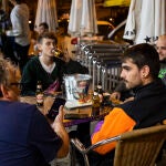 El cierre de los establecimientos de hostelería está fijado en las 23:00 horas