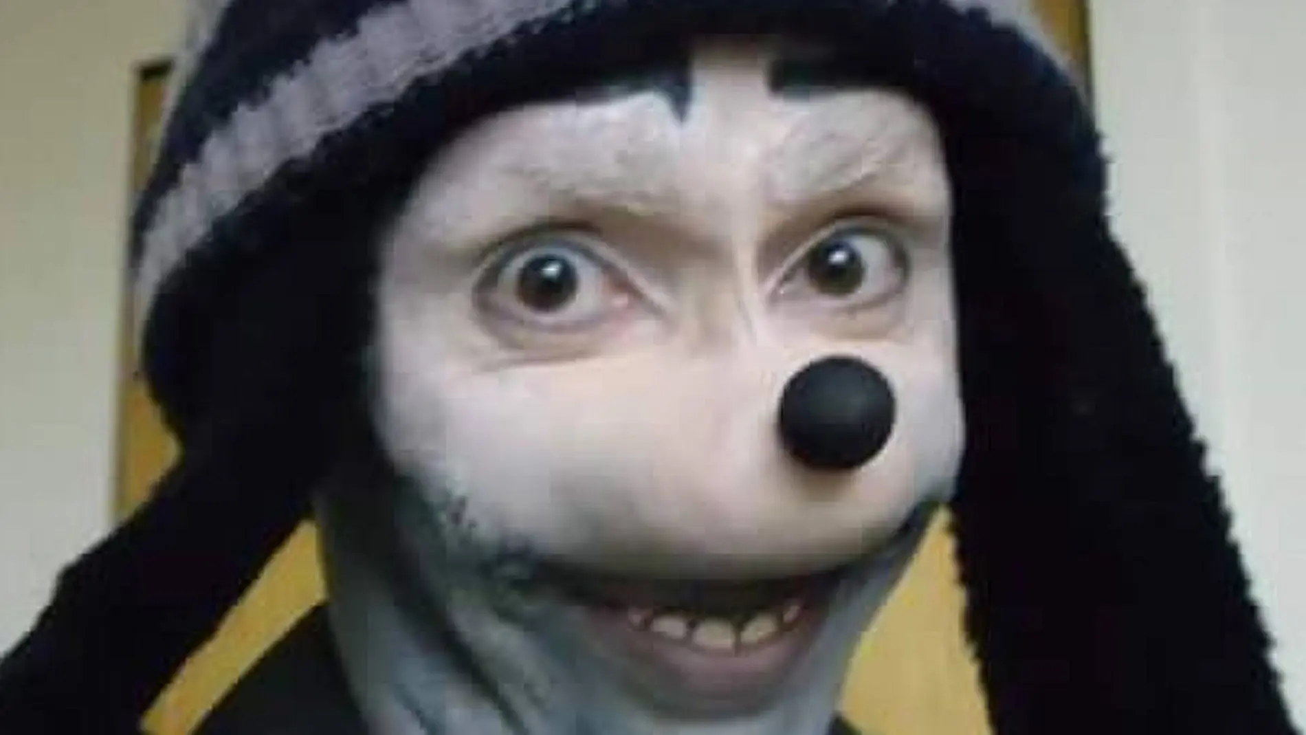 El desafío Jonathan Galindo utiliza una siniestra imagen que se hizo viral hace 10 años pero que sirve como reclamo para las víctimas más jóvenes