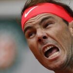 Nadal, antes de sacar en su partido contra McDonald