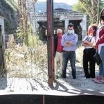 El secretario general del PSOECyL y portavoz del Grupo Socialista en las Cortes, Luis Tudanca, visita el Pozo Ibarra de Ciñera en el municipio de Pola de Gordón (León), junto a su alcaldesa, Noemí González; la procuradora, Nuria Rubio y el secretario general de la agrupación en Pola, Antonio García