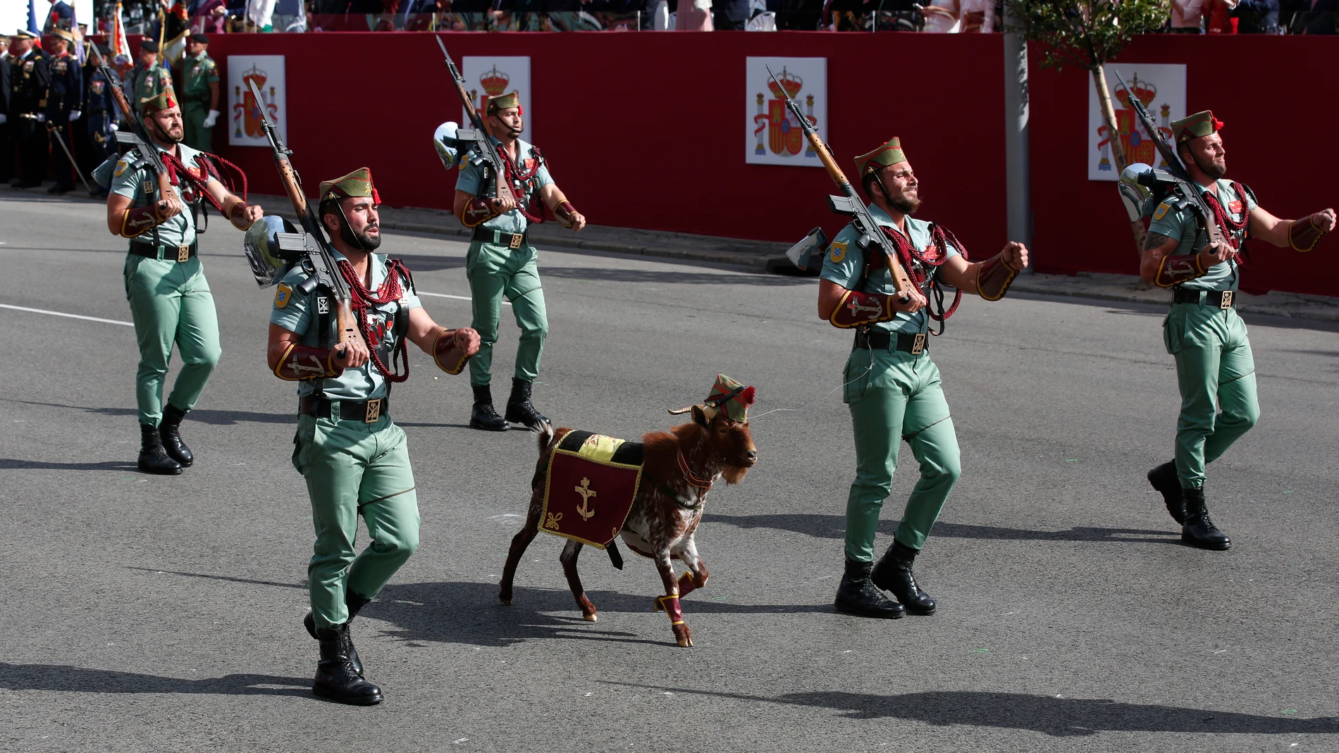 La Legión desfila en el Día de la Hispanidad